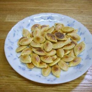 捨てないで ロースト かぼちゃのタネ レシピ 作り方 By 料理とお酒 楽天レシピ 捨てないで ロースト かぼちゃのタネ レシピ 作り方 By 料理とお酒 楽天レシピ